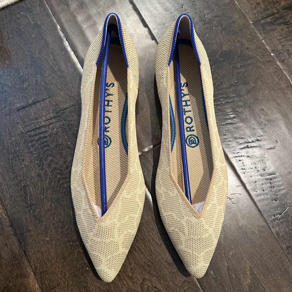 Rothy's Pointed Knit Flats in Beige with Blue Trim
